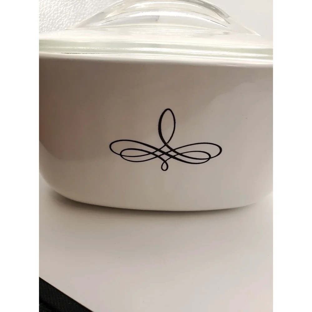 Vintage Corning Ware Trefoil 2.5 Qt Casserole Dish w/ Pyrex Lid